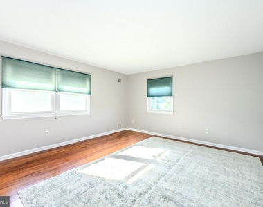 7727 Laytonia Drive - Photo Thumbnail 17