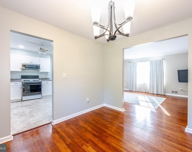 7727 Laytonia Drive - Photo Thumbnail 6