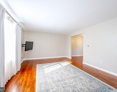 7727 Laytonia Drive - Photo Thumbnail 4