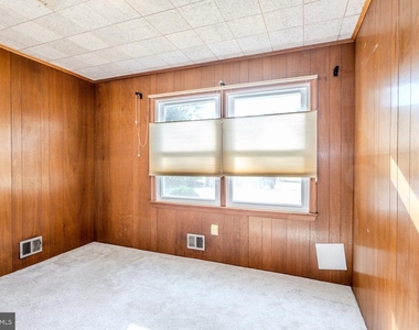 7727 Laytonia Drive - Photo Thumbnail 14