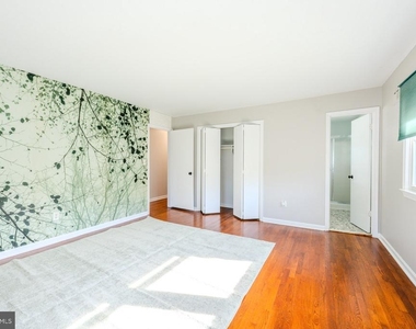 7727 Laytonia Drive - Photo Thumbnail 18
