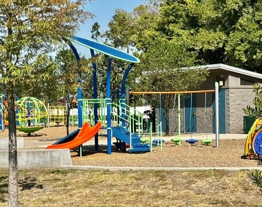 417 Katmai Cir - Photo Thumbnail 33