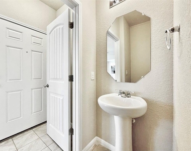 417 Katmai Cir - Photo Thumbnail 13