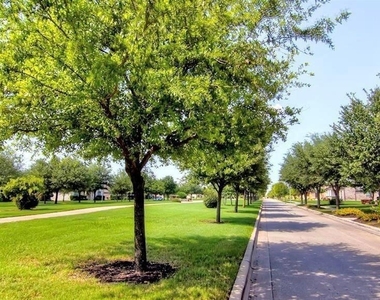 417 Katmai Cir - Photo Thumbnail 35