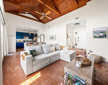 42 La Buena Vista Dr - Photo Thumbnail 11