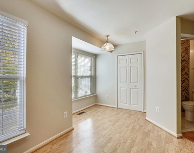 20606 Duck Pond Place - Photo Thumbnail 11