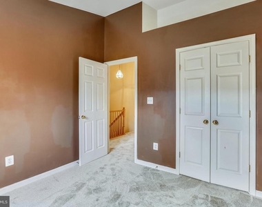 20606 Duck Pond Place - Photo Thumbnail 4