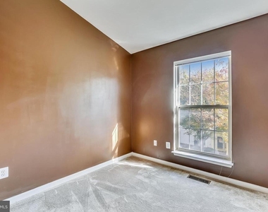 20606 Duck Pond Place - Photo Thumbnail 5