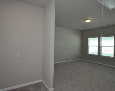 1621 Bella Dr - Photo Thumbnail 20
