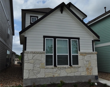 1621 Bella Dr - Photo Thumbnail 1
