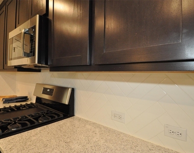 1621 Bella Dr - Photo Thumbnail 8