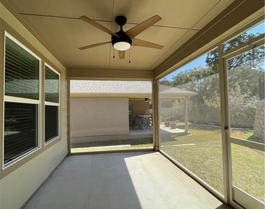 211 Hobby St - Photo Thumbnail 17
