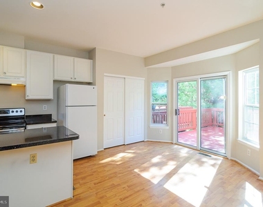 8459 Gold Sunset Way - Photo Thumbnail 5