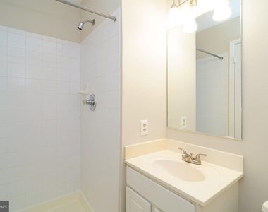 8459 Gold Sunset Way - Photo Thumbnail 16
