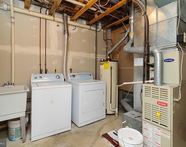 8459 Gold Sunset Way - Photo Thumbnail 18
