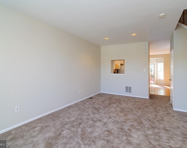 8459 Gold Sunset Way - Photo Thumbnail 2