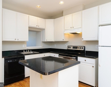 8459 Gold Sunset Way - Photo Thumbnail 3