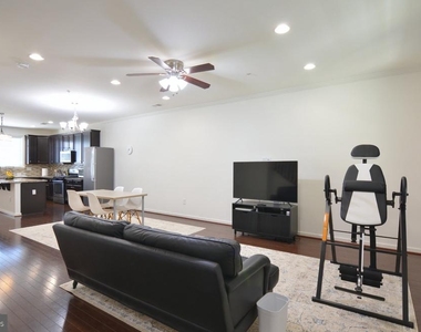 7019 Joann Khan Drive - Photo Thumbnail 10
