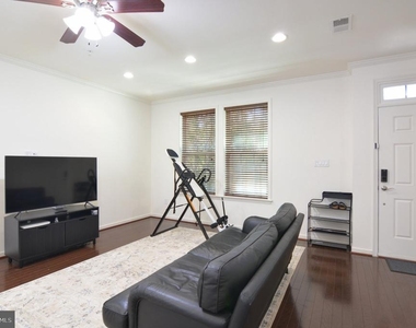 7019 Joann Khan Drive - Photo Thumbnail 9