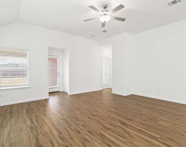 158 Coronella Dr - Photo Thumbnail 9