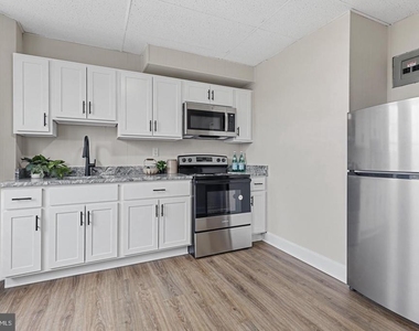 707 N Hickory Avenue - Photo Thumbnail 8