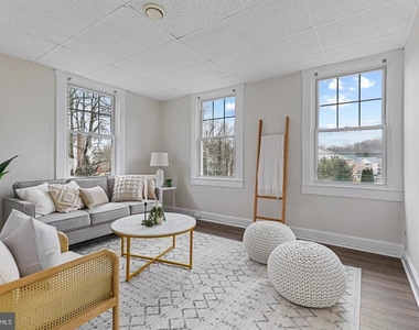 707 N Hickory Avenue - Photo Thumbnail 1