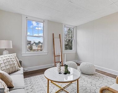 707 N Hickory Avenue - Photo Thumbnail 2