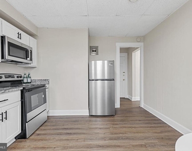 707 N Hickory Avenue - Photo Thumbnail 9