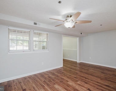 1006 Markham Court - Photo Thumbnail 7