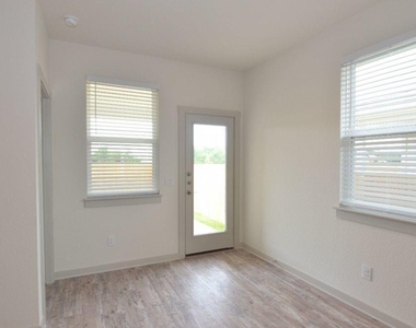 428 Agave Azul Way - Photo Thumbnail 7