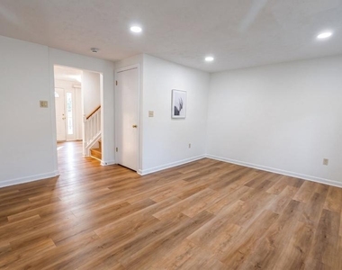 1463 Mobley Court - Photo Thumbnail 5