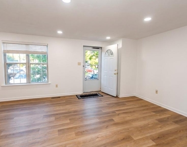 1463 Mobley Court - Photo Thumbnail 3