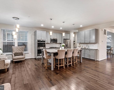 8514 Raptor Ridge Lane - Photo Thumbnail 4