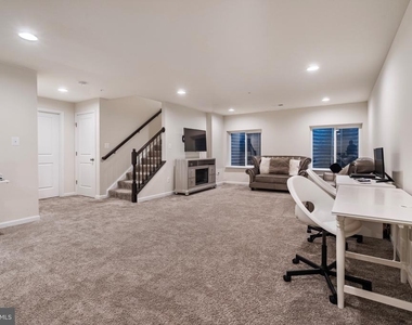 8514 Raptor Ridge Lane - Photo Thumbnail 16