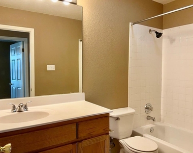 8605 Talyne Chaise Cir - Photo Thumbnail 12