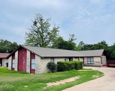 7402 Geneva Dr - Photo Thumbnail 16