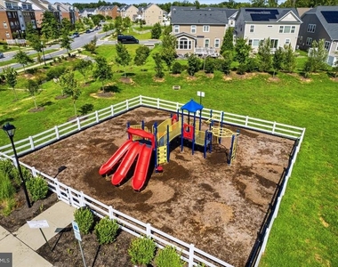 5688 Lewis Carroll Drive - Photo Thumbnail 6