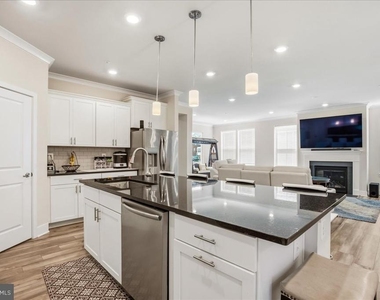 5688 Lewis Carroll Drive - Photo Thumbnail 21