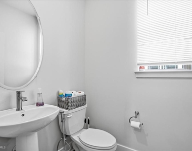 5688 Lewis Carroll Drive - Photo Thumbnail 28