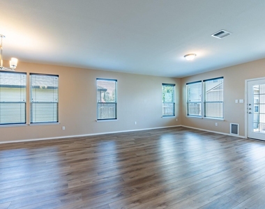 12416 Dwight Eisenhower St - Photo Thumbnail 5