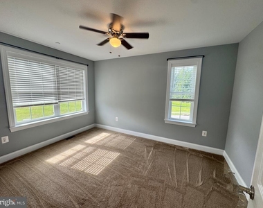 1005 Clover Circle - Photo Thumbnail 20