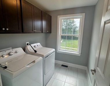 1005 Clover Circle - Photo Thumbnail 22