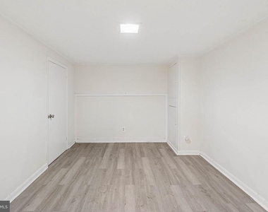 540 46th Street - Photo Thumbnail 17