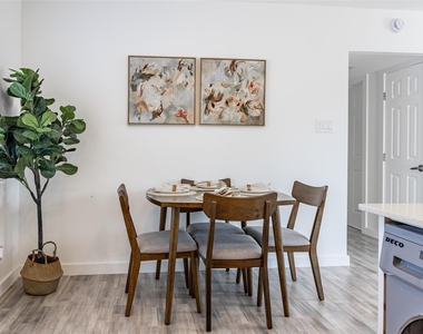 1200 E 52nd St - Photo Thumbnail 12