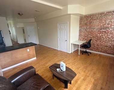 1030 Hollins Street - Photo Thumbnail 4