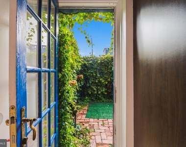 402 S Dallas Street - Photo Thumbnail 8