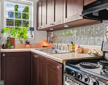 402 S Dallas Street - Photo Thumbnail 6