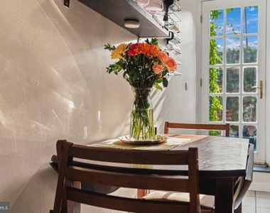 402 S Dallas Street - Photo Thumbnail 7