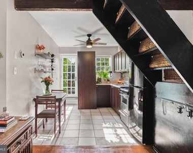 402 S Dallas Street - Photo Thumbnail 4