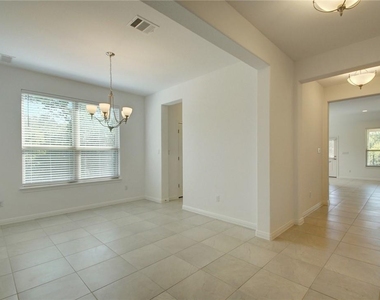 113 Meadow Wood Cv - Photo Thumbnail 8